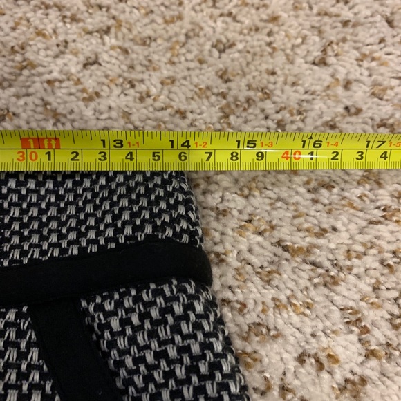 Gently used Ladies Ann Taylor Wool Skirt - Picture 5 of 7